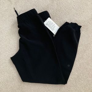 On the Fly Joggers (Woven)